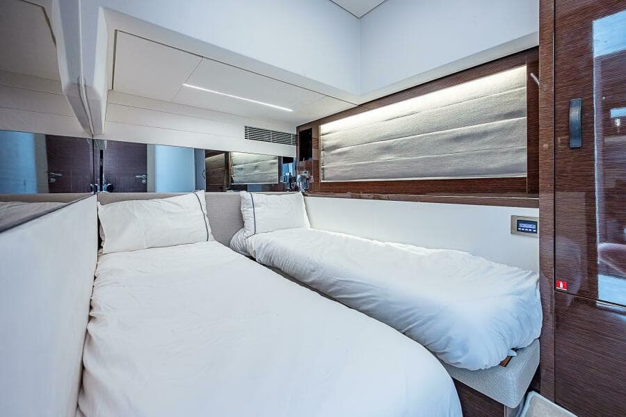 2021 Prestige 590 - Photo 64