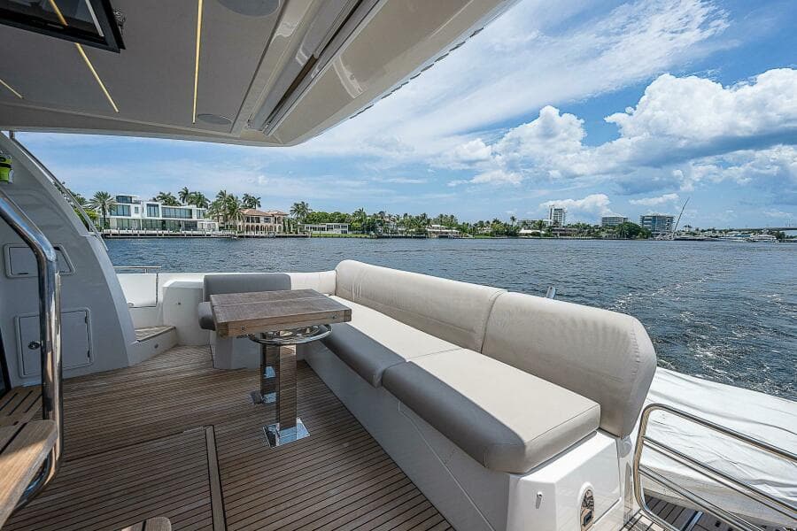 2021 Prestige 590 - Photo 22