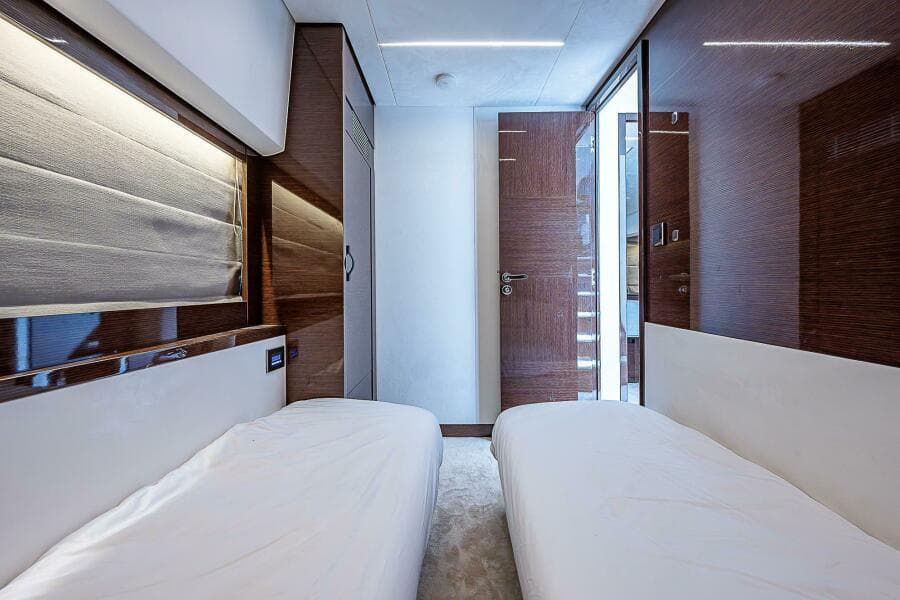 2021 Prestige 590 - Photo 66