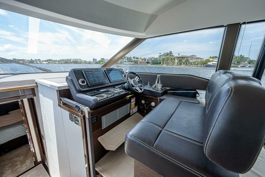 2021 Prestige 590 - Photo 43