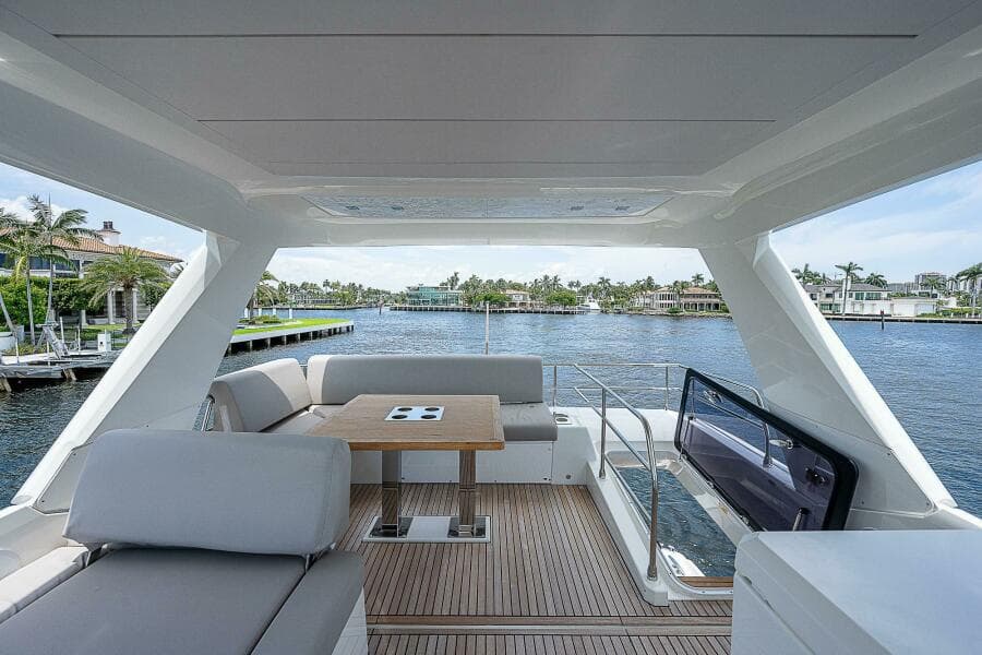 2021 Prestige 590 - Photo 25