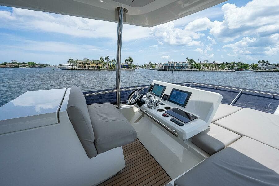 2021 Prestige 590 - Photo 29