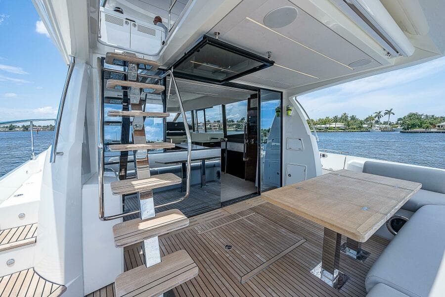2021 Prestige 590 - Photo 19