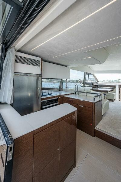 2021 Prestige 590 - Photo 35