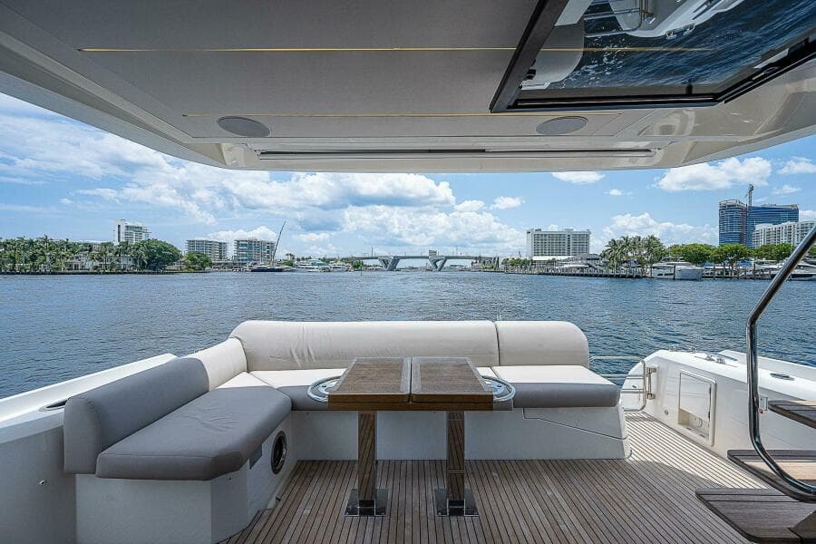 2021 Prestige 590 - Photo 21