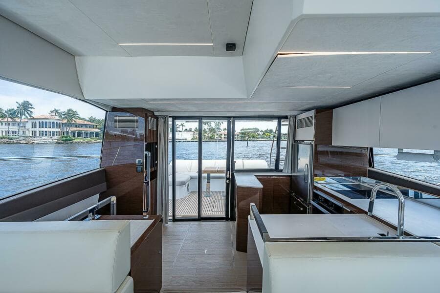 2021 Prestige 590 - Photo 52