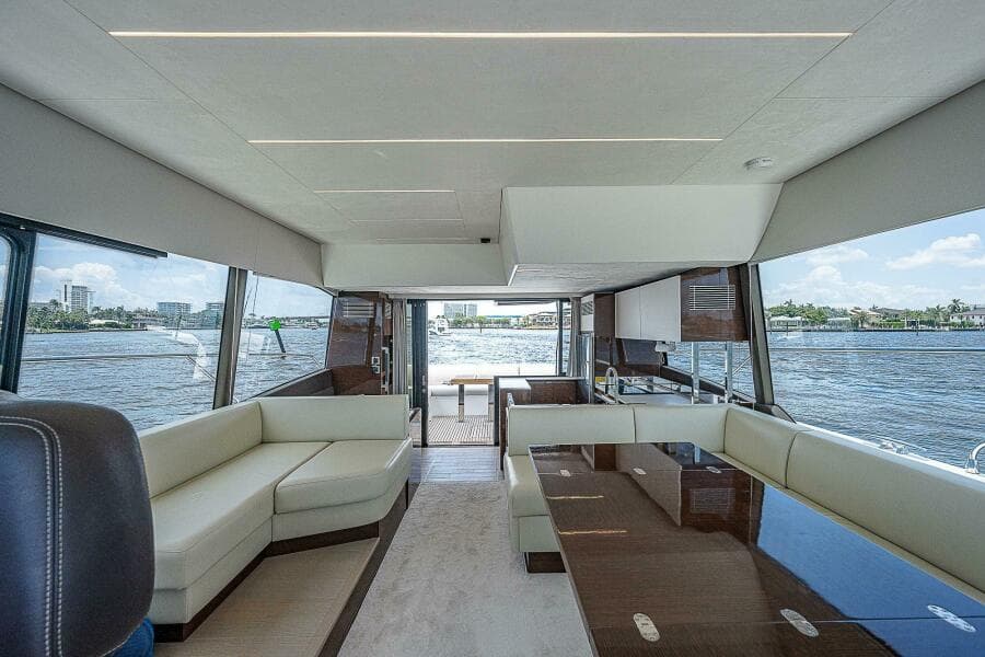 2021 Prestige 590 - Photo 37