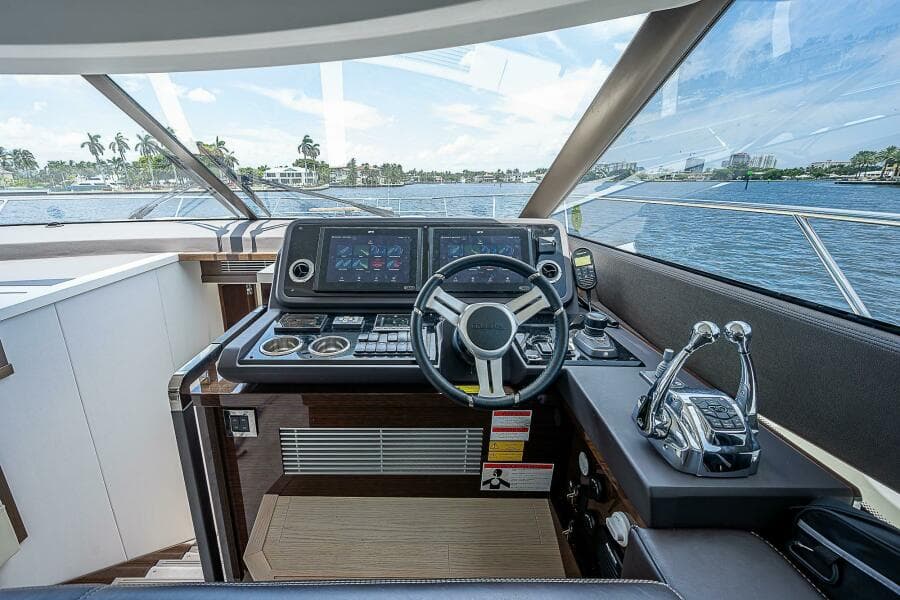 2021 Prestige 590 - Photo 46