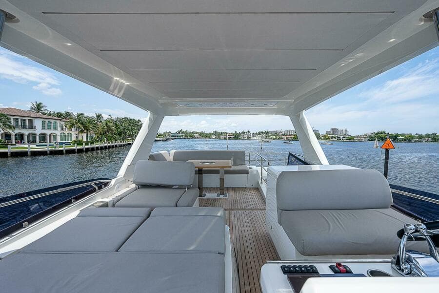 2021 Prestige 590 - Photo 31