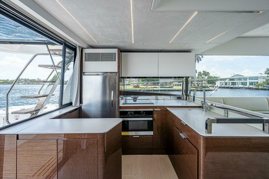 2021 Prestige 590 - Photo 48