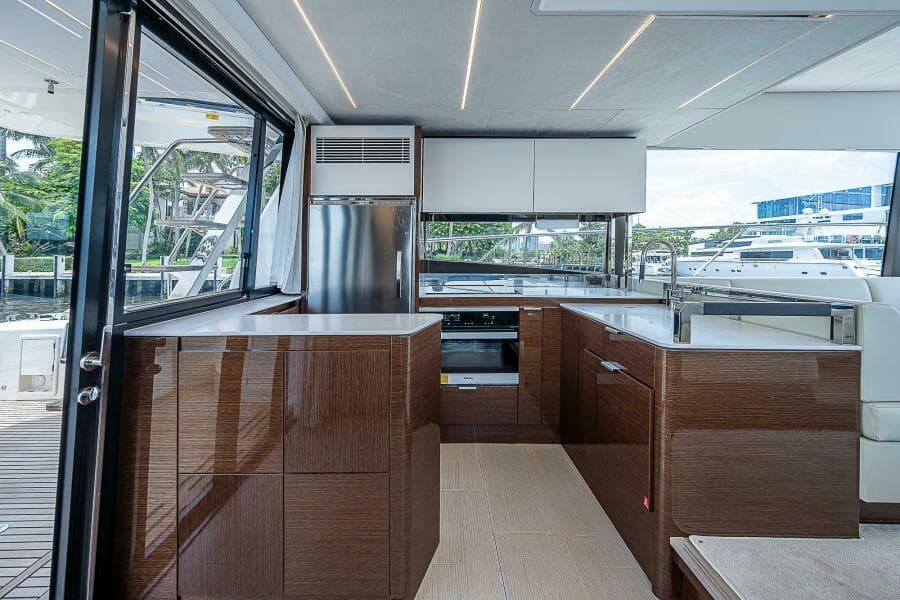 2021 Prestige 590 - Photo 49