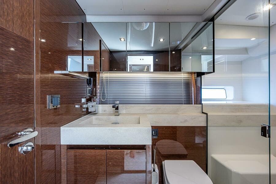 2021 Prestige 590 - Photo 62