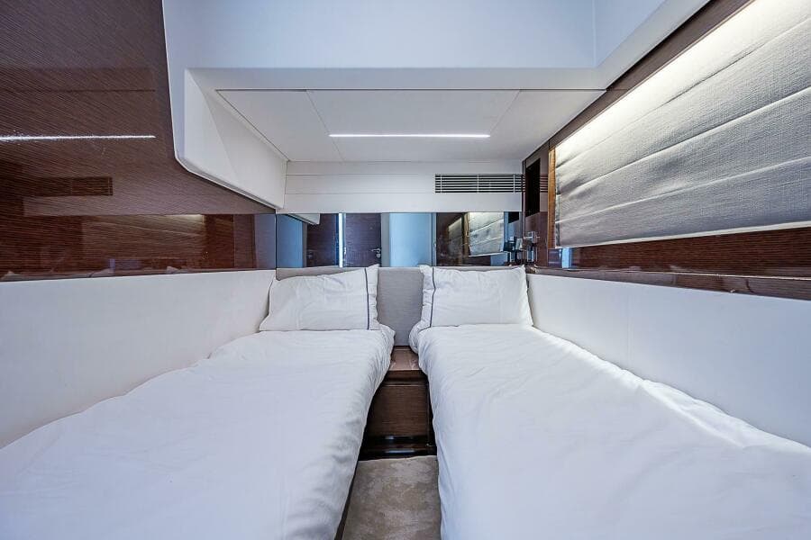 2021 Prestige 590 - Photo 65