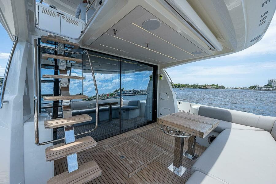 2021 Prestige 590 - Photo 23