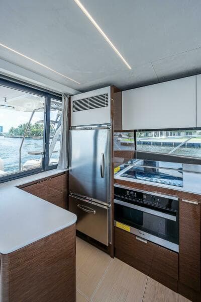 2021 Prestige 590 - Photo 51