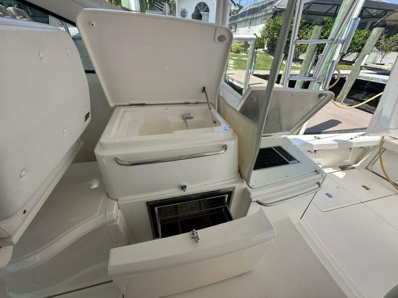 2018 Tiara Yachts 4300 Open - Photo 37