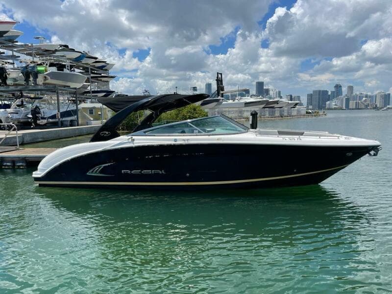 2013 Regal 3200 Bowrider - Photo 1