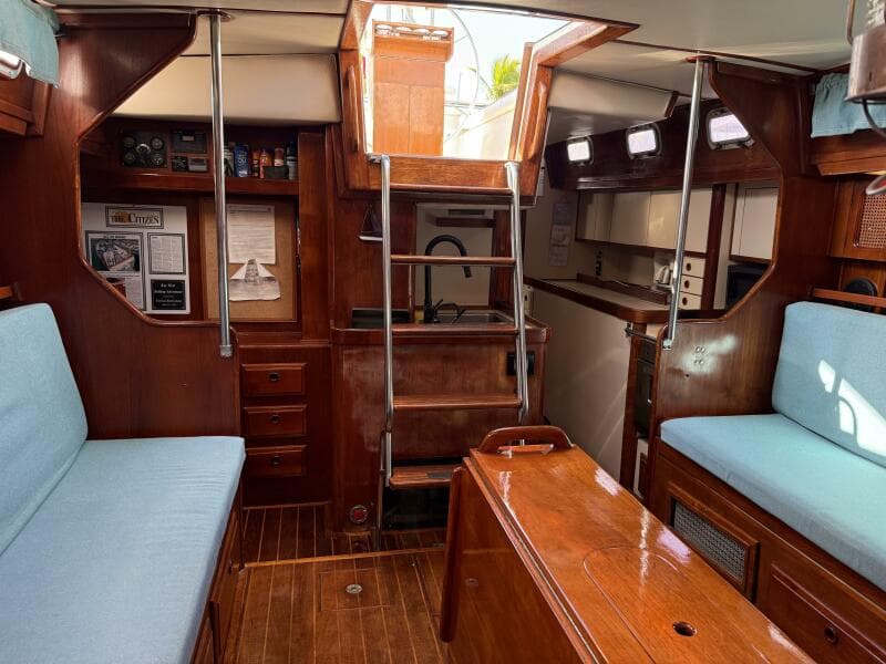 1985 Endeavour 42