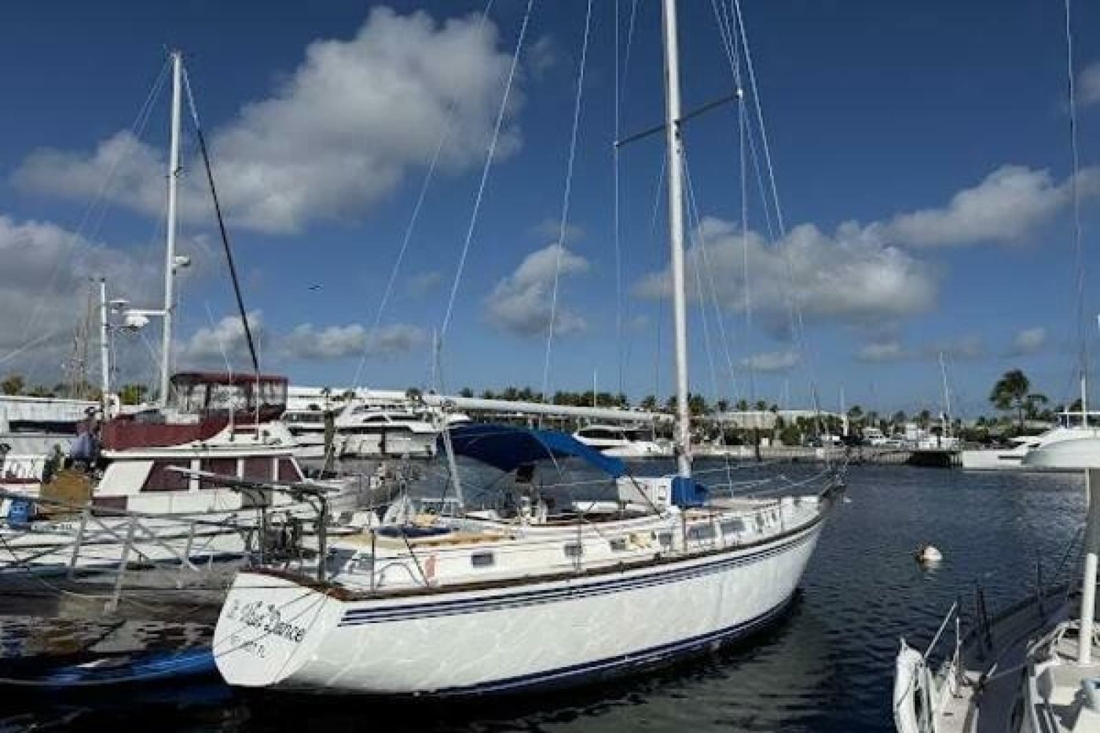 1985 Endeavour 42 - Photo 4