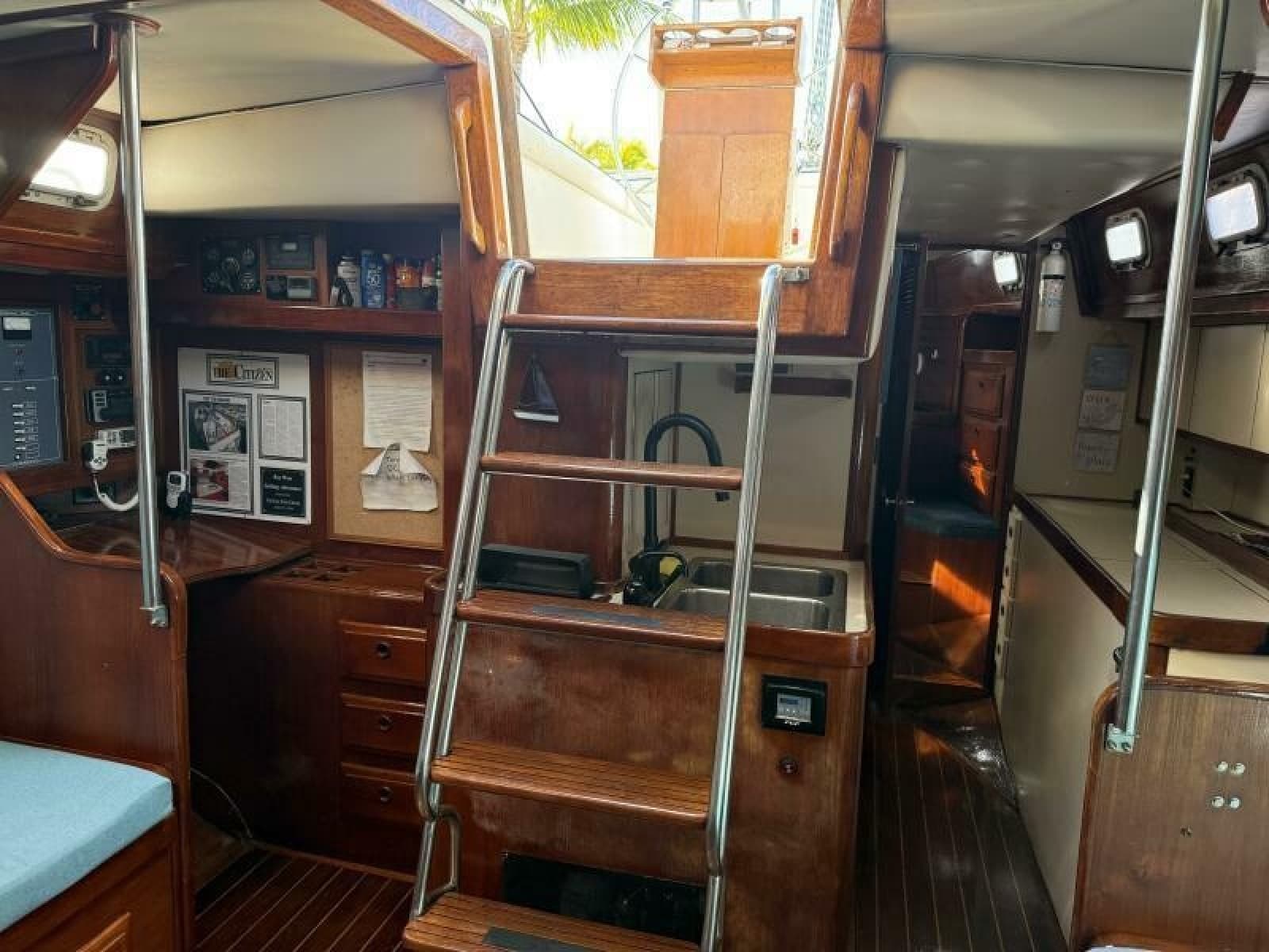 1985 Endeavour 42 - Photo 40
