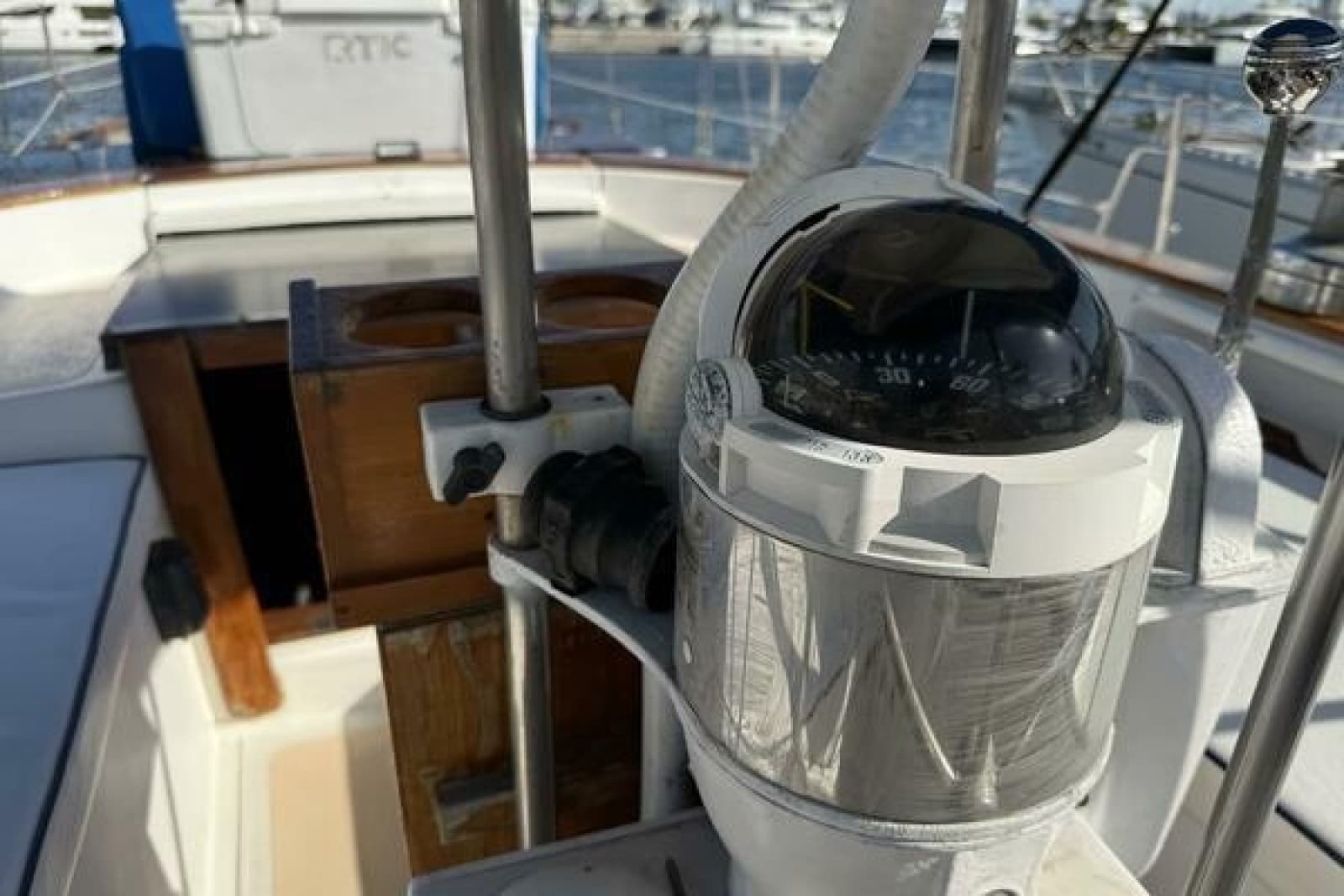 1985 Endeavour 42 - Photo 30