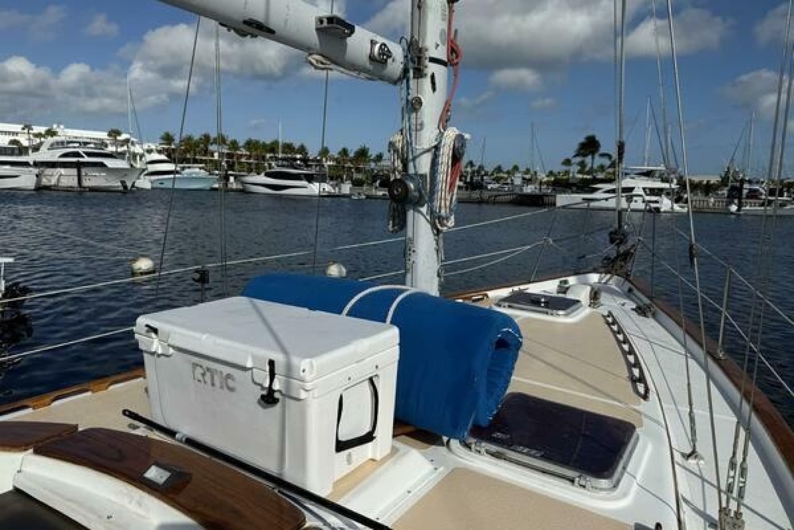 1985 Endeavour 42 - Photo 77