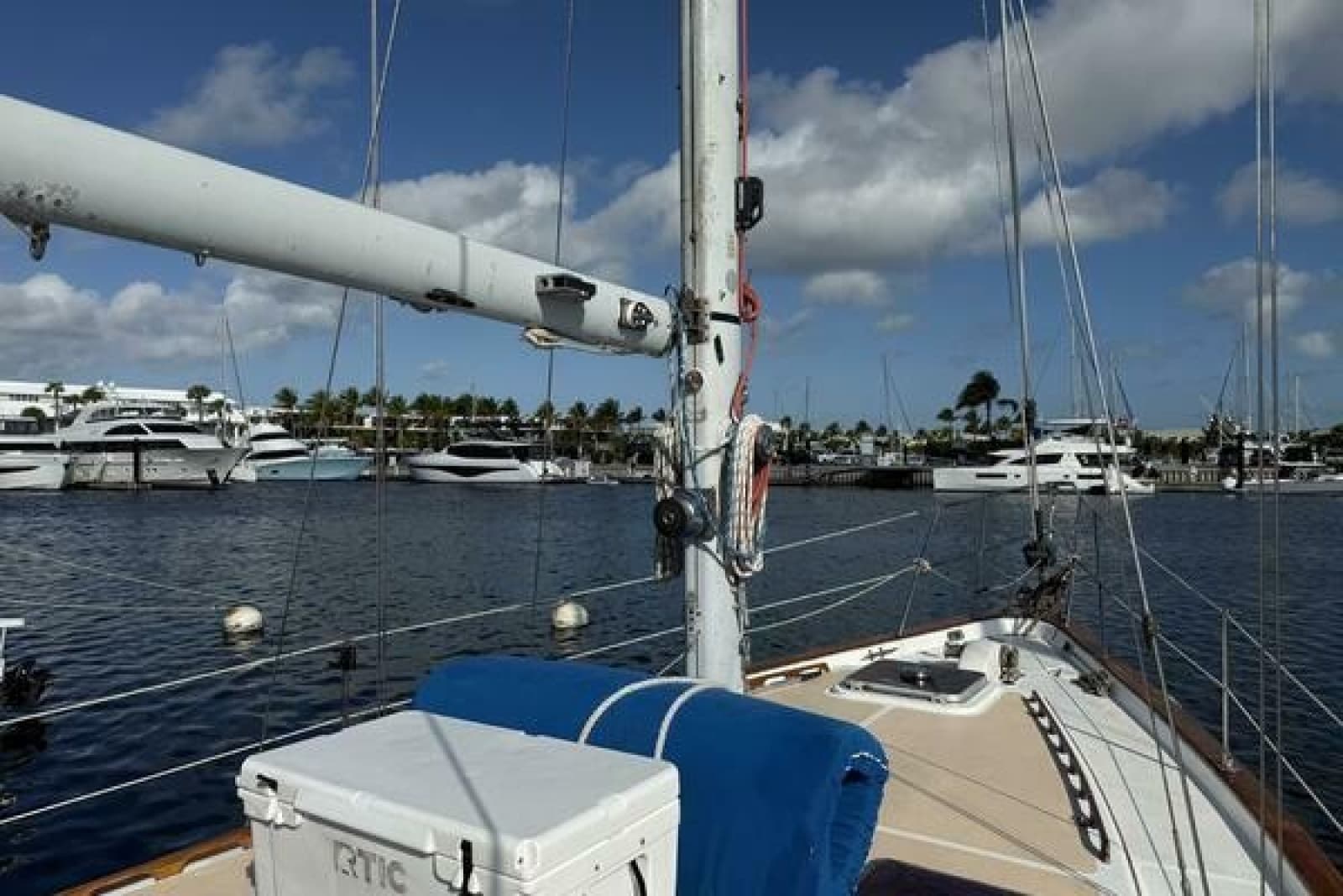 1985 Endeavour 42 - Photo 78