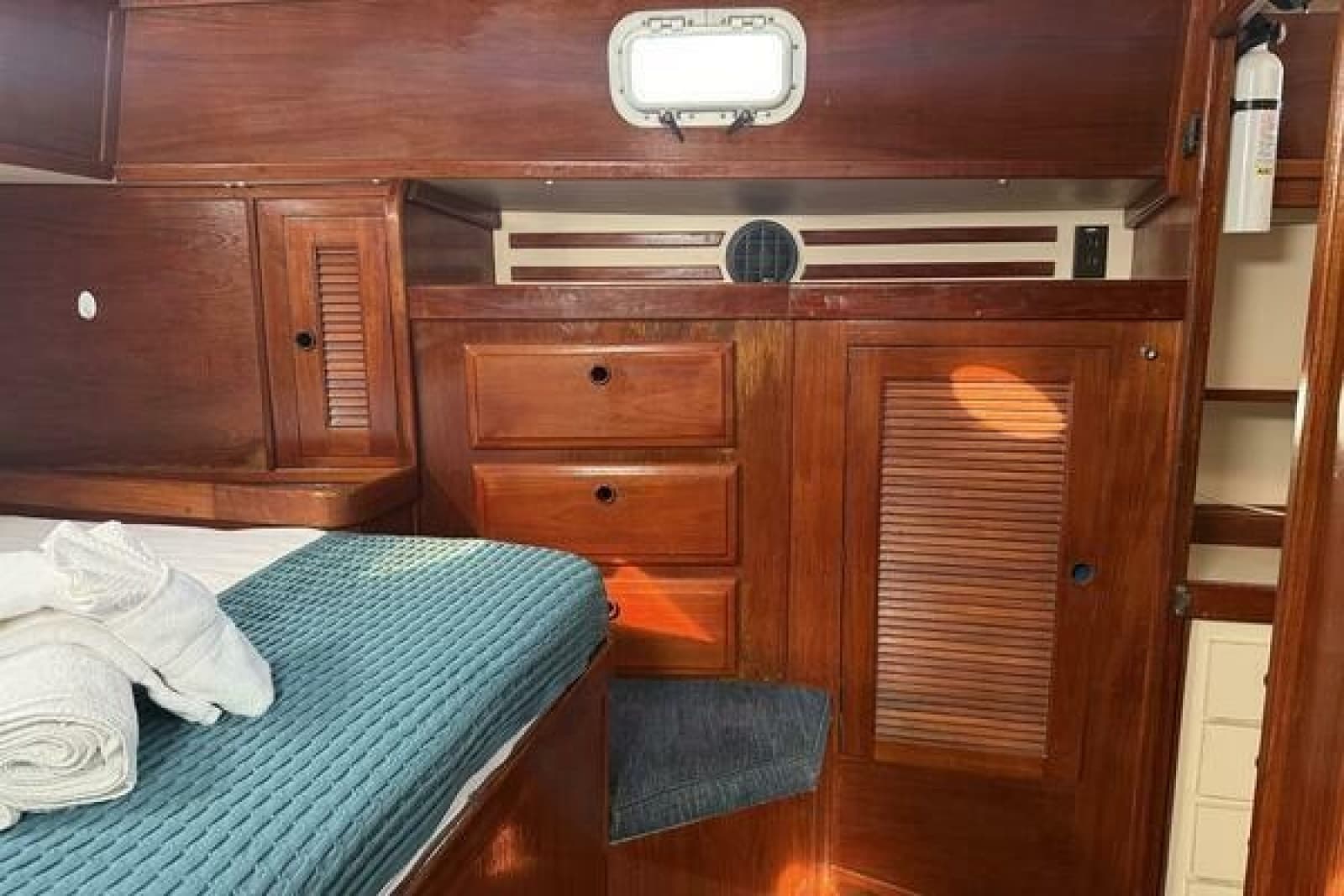 1985 Endeavour 42 - Photo 47