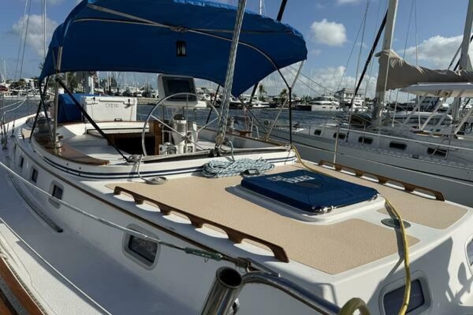 1985 Endeavour 42 - Photo 5