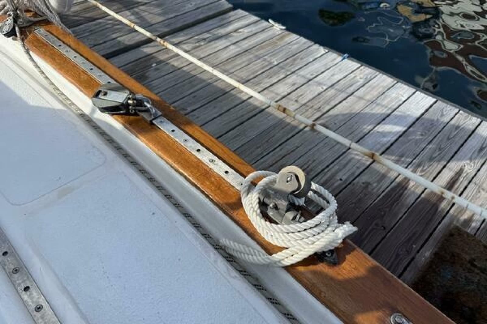 1985 Endeavour 42 - Photo 17