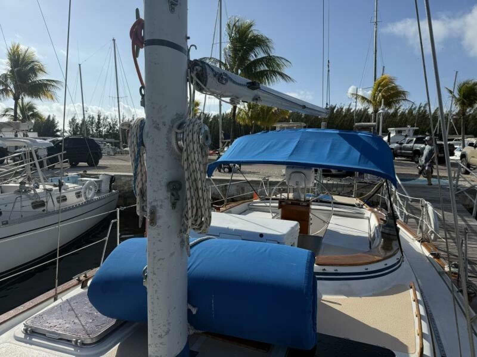1985 Endeavour 42 - Photo 20