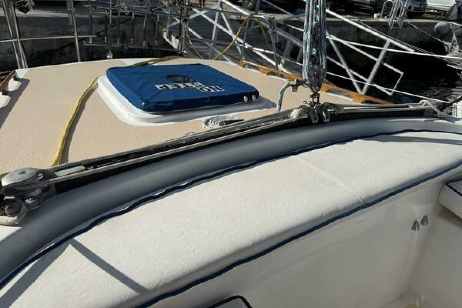 1985 Endeavour 42 - Photo 25