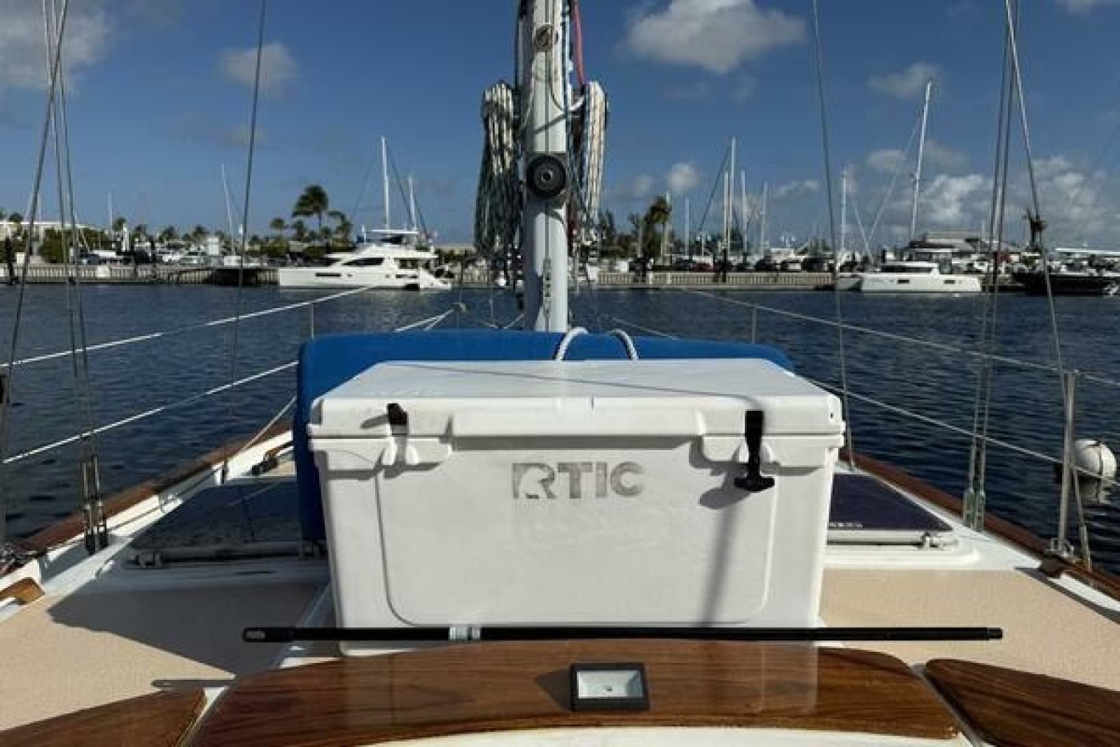 1985 Endeavour 42 - Photo 32