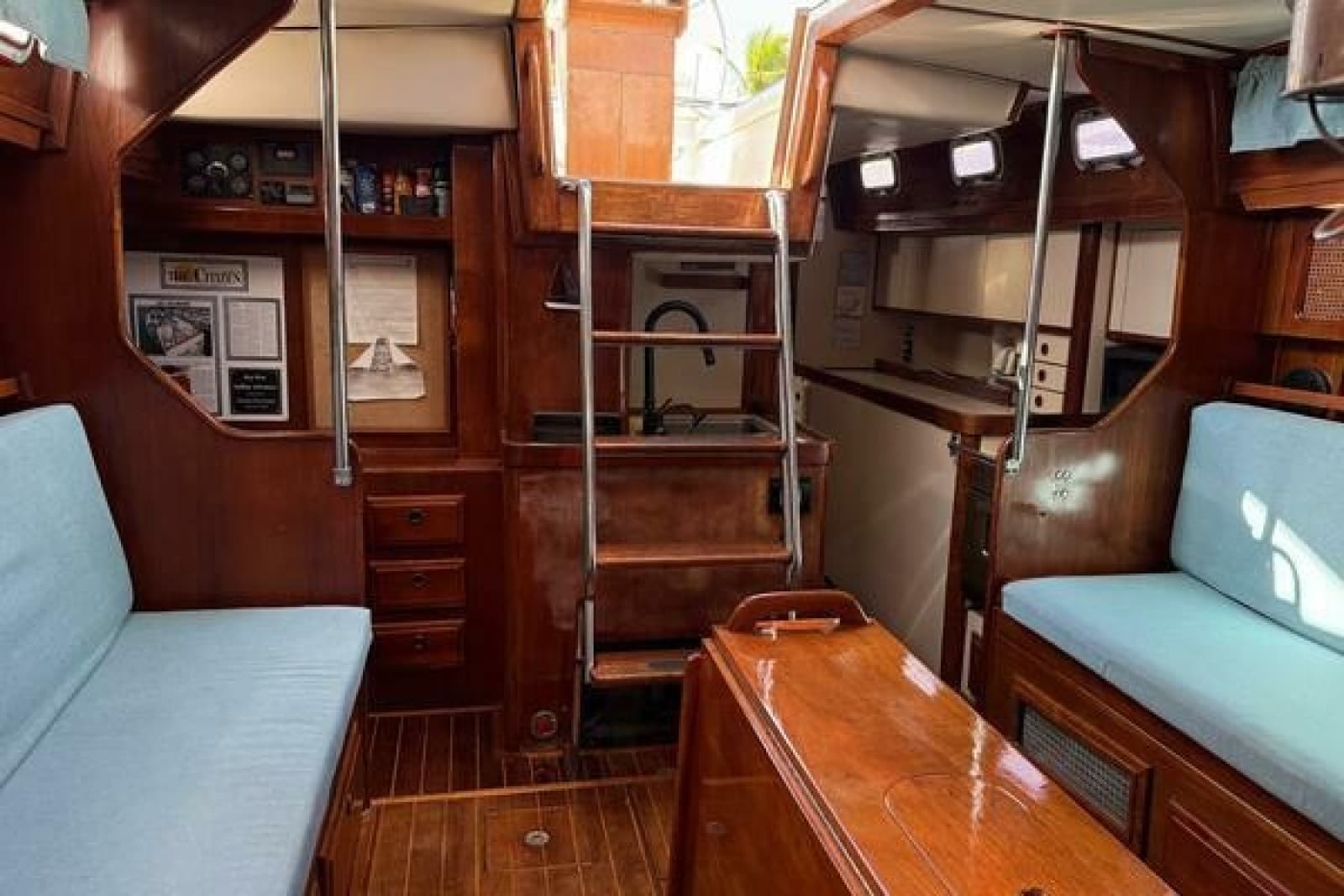 1985 Endeavour 42 - Photo 8