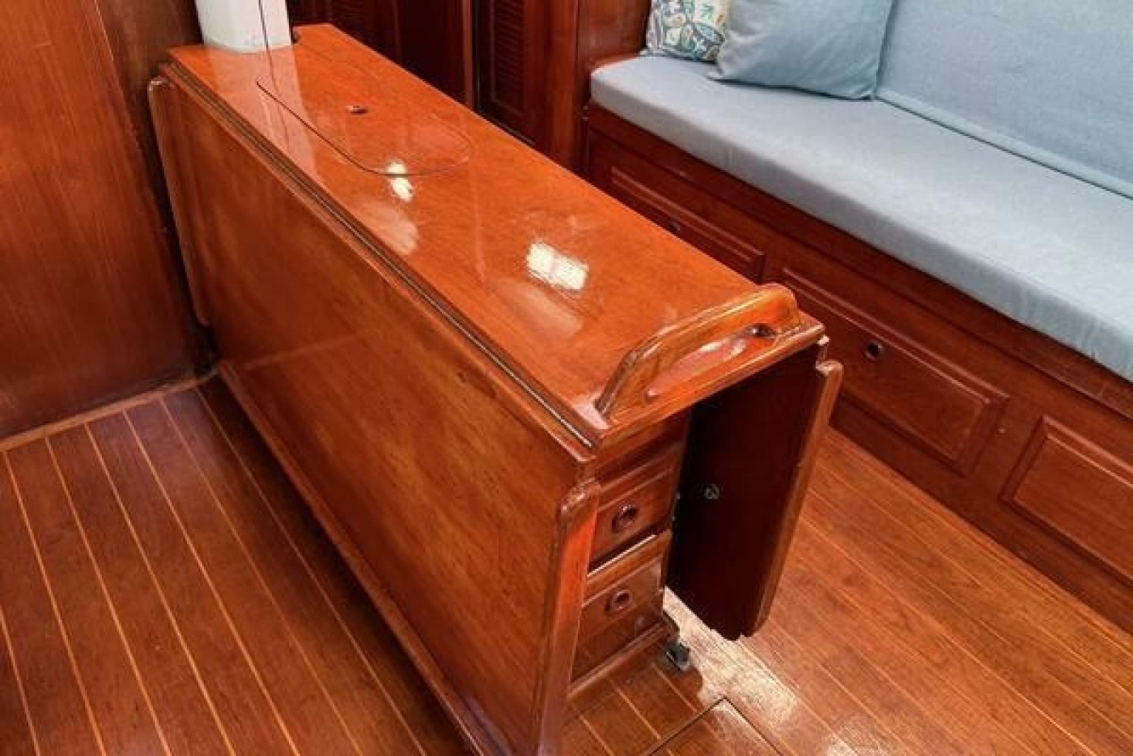 1985 Endeavour 42 - Photo 53