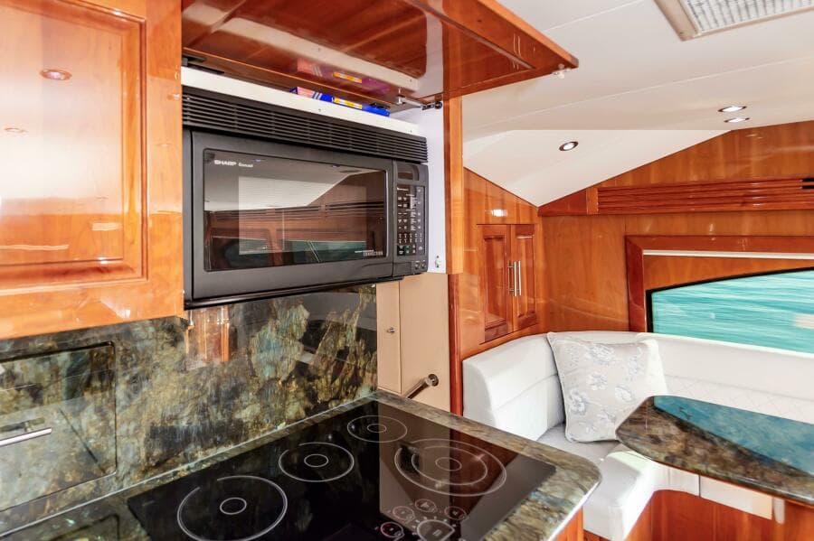 2008 Hatteras 64 Enclosed Bridge