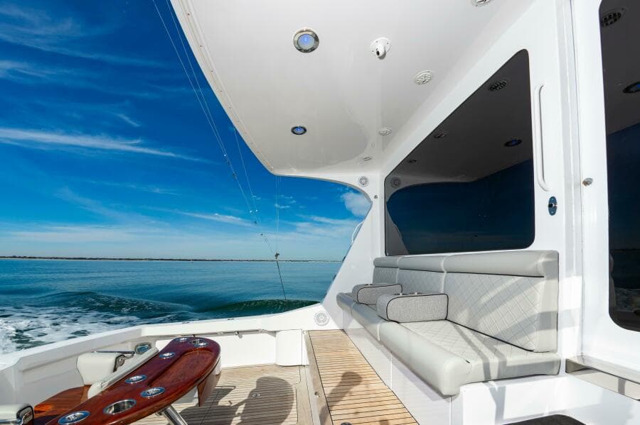 2008 Hatteras 64 Enclosed Bridge