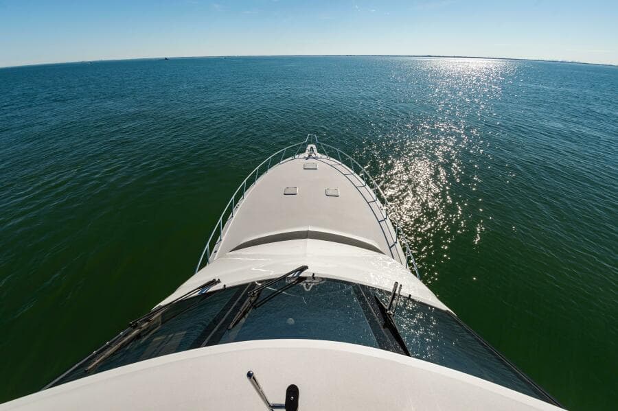 2008 Hatteras 64 Enclosed Bridge