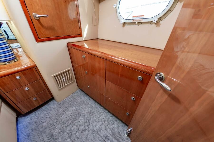 2008 Hatteras 64 Enclosed Bridge