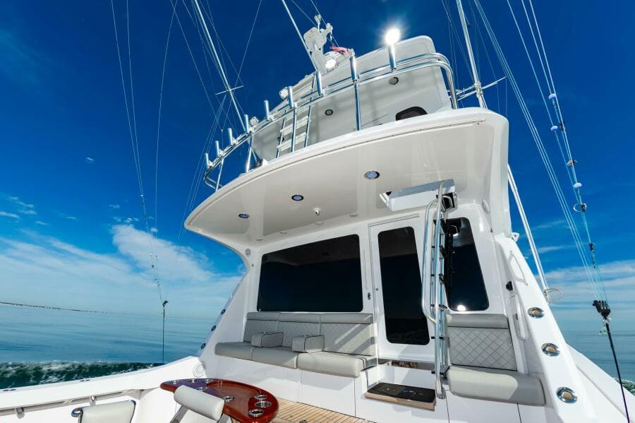 2008 Hatteras 64 Enclosed Bridge
