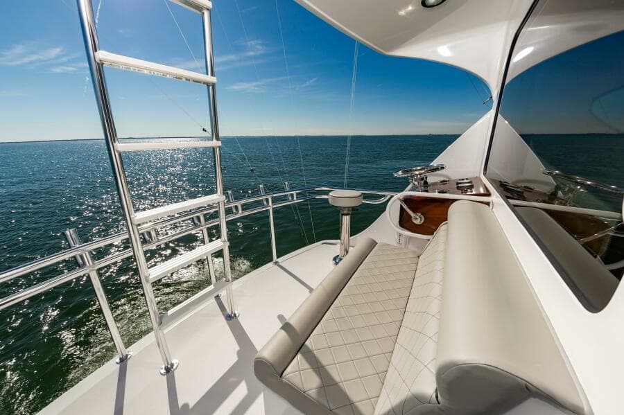 2008 Hatteras 64 Enclosed Bridge