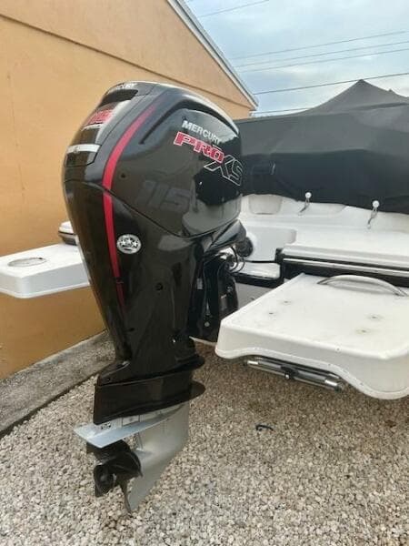 2022 Bayliner DX2000