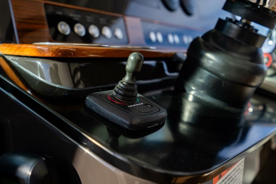 2022 Tiara Yachts 43 LS