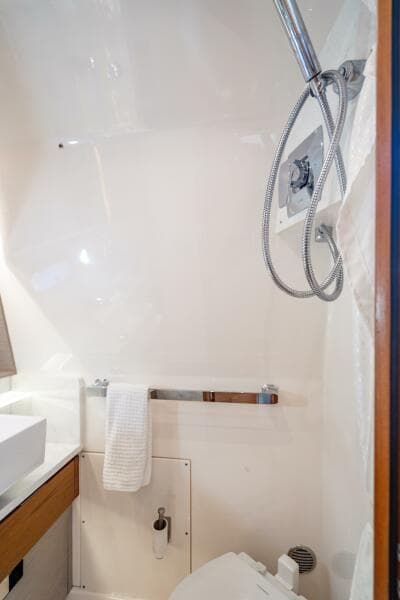 2022 Tiara Yachts 43 LS