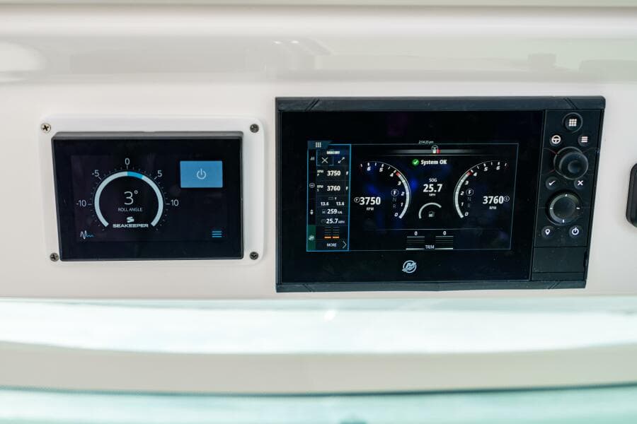 2022 Tiara Yachts 43 LS