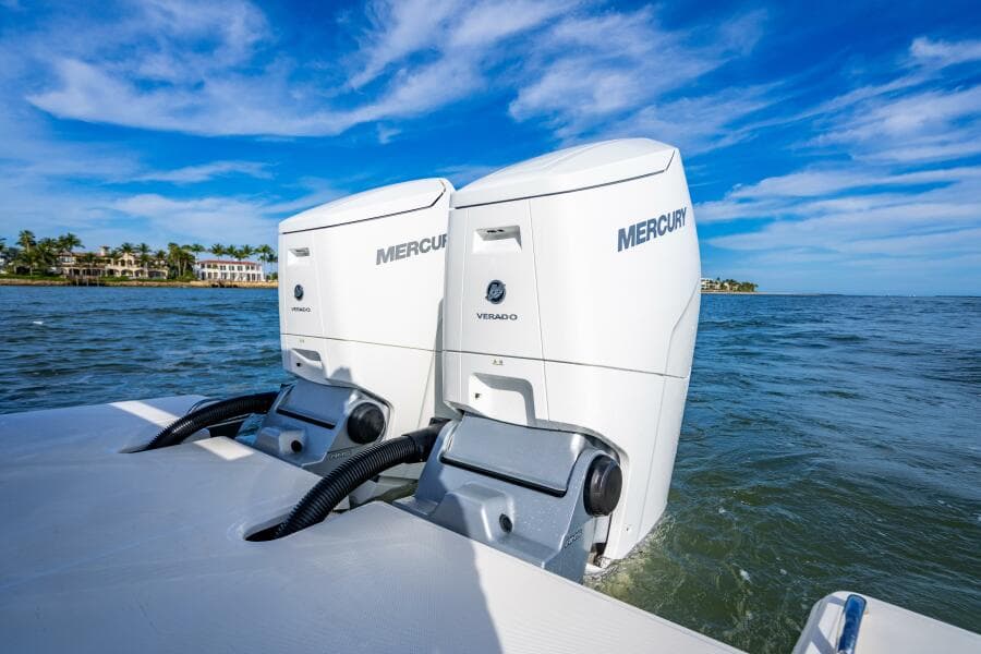 2022 Tiara Yachts 43 LS