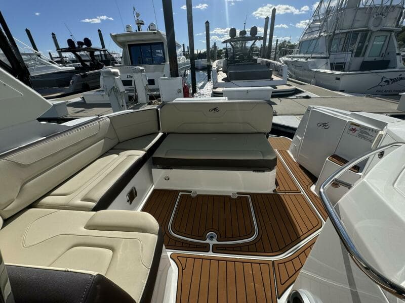 2018 Monterey 335 SY