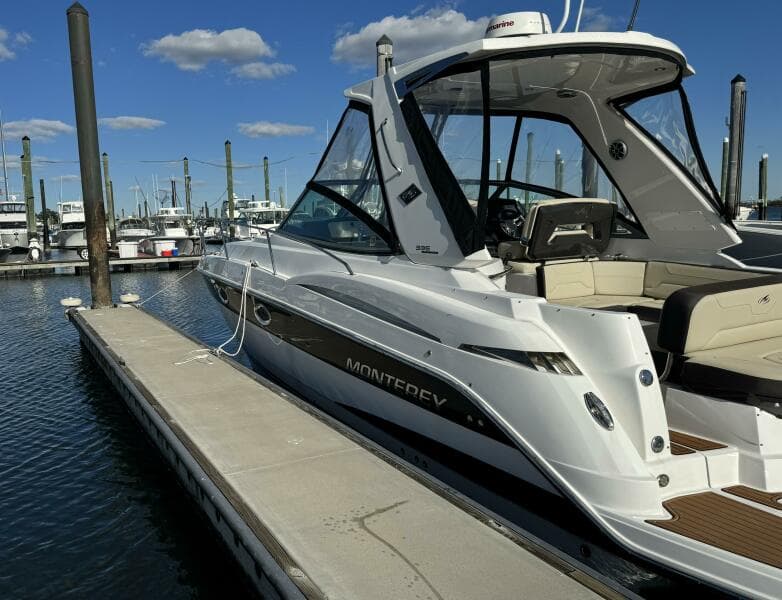 2018 Monterey 335 SY