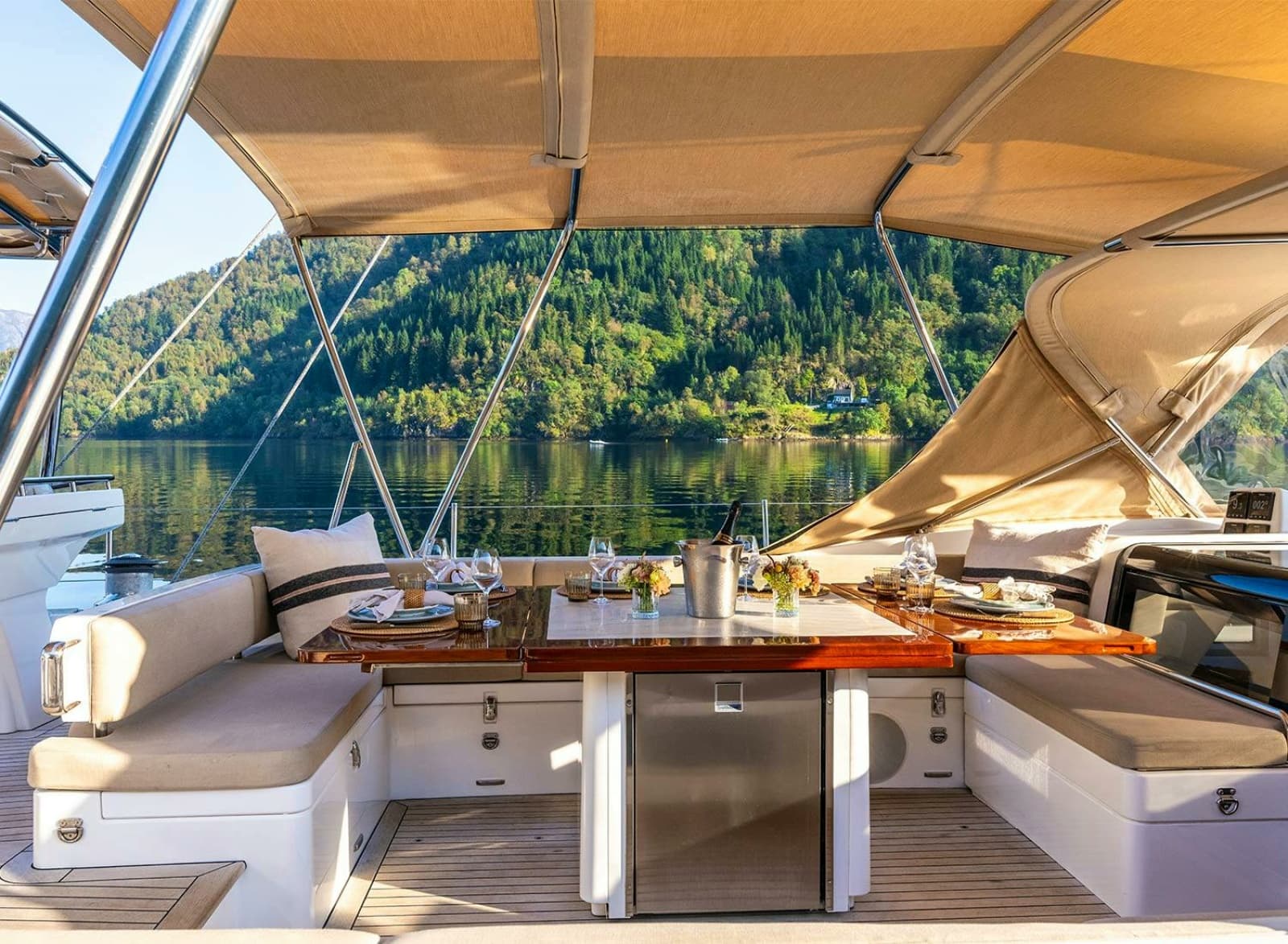 2014 Oyster Yachts Oyster 825 - Photo 21