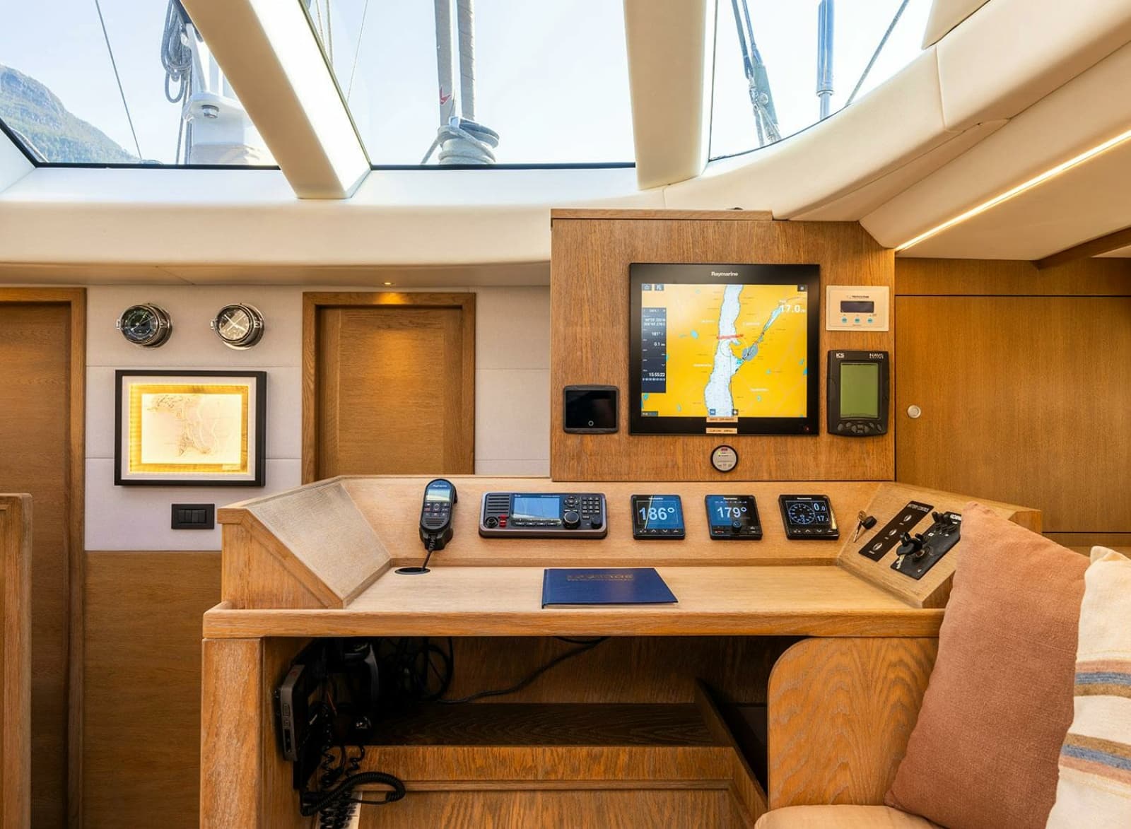 2014 Oyster Yachts Oyster 825 - Photo 32